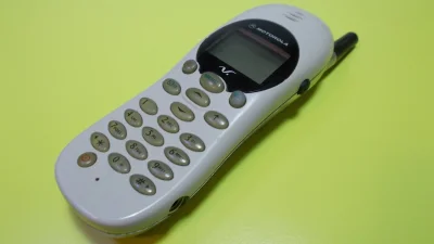 e.....t - @bobbyjones: ja jako pierwszy telefon miałem to: