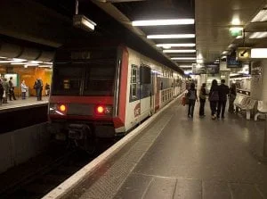 Zdejm_Kapelusz - Paryż: Pasażerowie filmowali, gdy 22-latek umierał na stacji. "Nikt ...