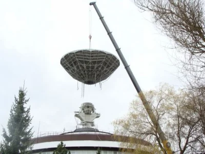 Al_Ganonim - Dekapitacja radioteleskopu. Montaż i silniki powędrowały jako elementy d...