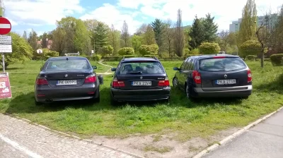 wiecejszatana - #mistrzowieparkowania #wpiszdupy
Rzecz się działa we Wrocławiu.