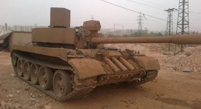 2.....r - Rządowy T-55 z północnokoreańskim dalmierzem. 

#syria