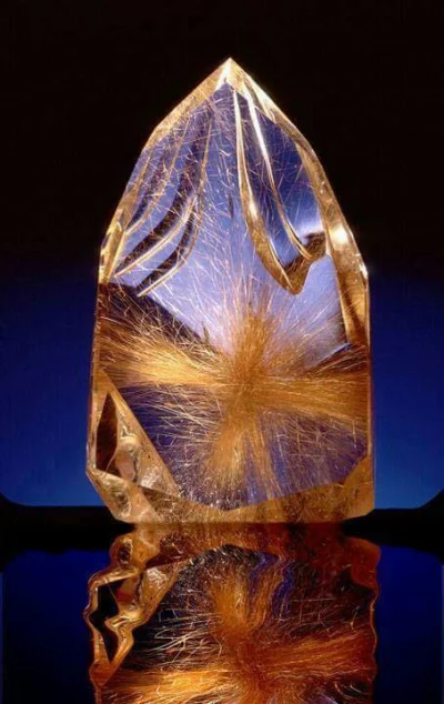 SunnO - Kryształ kwarcu z wrostkami. 

#geologia #geologiaboners #nadskaly #mineral...