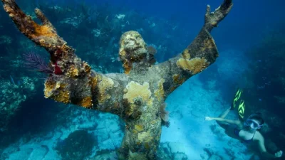 LostHighway - #takietam #ciekawostki #pomnik Podwodny Jezus - State Park #floryda 

...