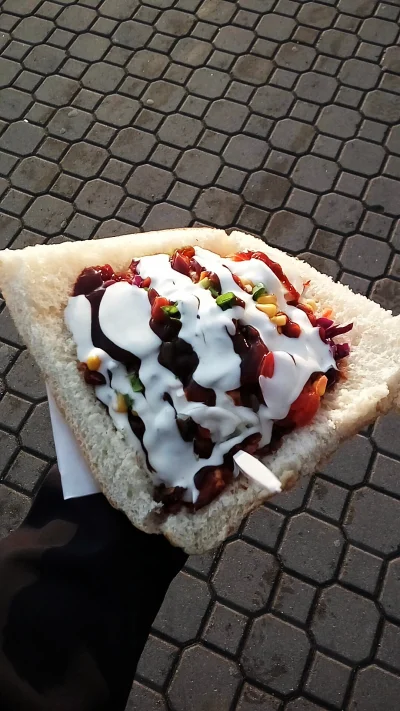 MintajWKwadracie - ale bym #!$%@?ł teraz kebsztyka

#nadjedzenie #kebab #miesoboner...