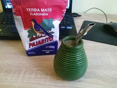 s.....g - Nudny, deszczowy dzień, pijcie ze mno padżarajto
#yerbamate #yerbamatewyko...