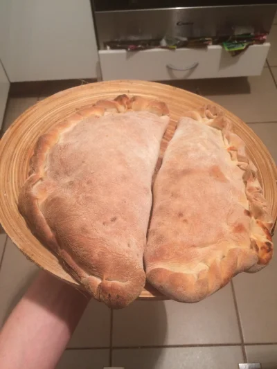 xadereq - Komu calzone? Yy tzn pieroga na boku ( ͡° ͜ʖ ͡°) #gotujzwykopem #gzw #piero...