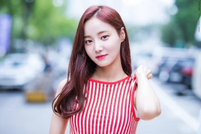 XKHYCCB2dX - #yeonwoo #momoland 
#koreanka