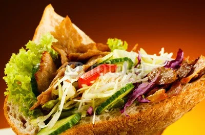 hlebak - Rozstrzygnijmy to raz na zawsze
Kebab w cieście czy bułce?

#fastfood #je...