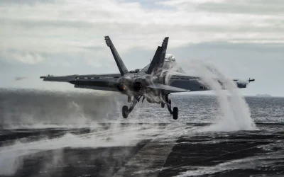 CanisLupusLupus - Super Hornet startuje z Eisenhowera. Foto: Mass Communication Speci...