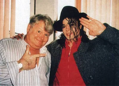 smieszekzagranico - #film #michaeljackson #bennyhill 

Benny Hill i Michael Jackson...