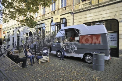 Dabaja - Przy okazji pobytu w Bydgoszczy polecam zajrzeć do "Burger Parku" (jest food...