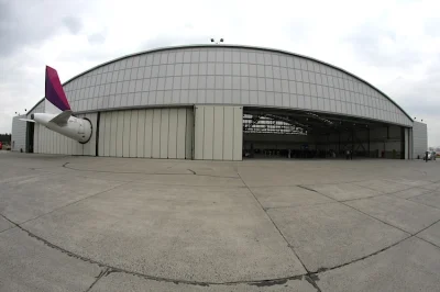 drooeed - Jaki kraj taki hangar...

#polska #hangar #aircraftboners #humorobrazkowy...
