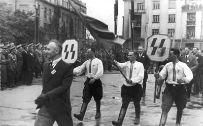 S.....x - Nie Breslau, nie Wrocław, a za niedługo Banderland.

Na zdjęciu parada św...