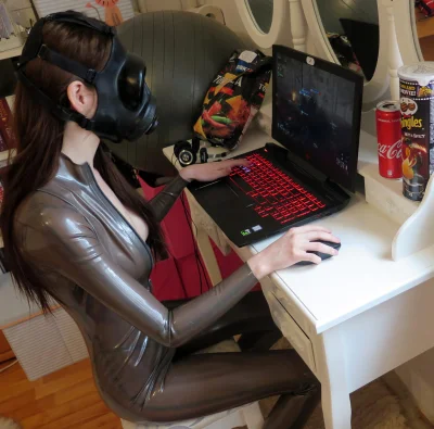 latexlover - #lateks #catsuit #ladnapani #gamerboners