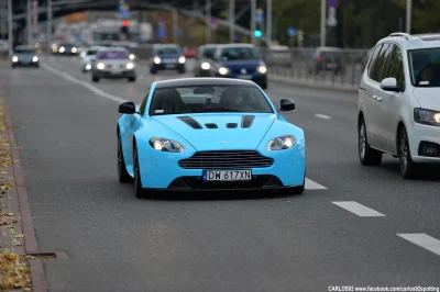 johnny-oio - Aston Martin V12 Vantage w cudownym kolorze Flugplatz Blue, coś pięknego...