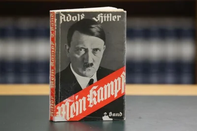 c.....6 - Tak na prawdę Magiczny w pokoju obok trzyma oryginał Mein Kampf i o to ta c...