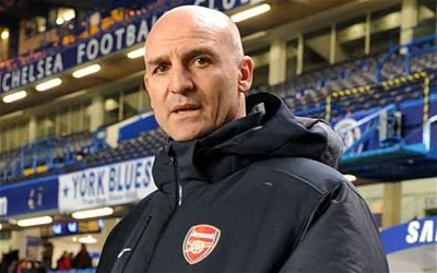 P.....n - @Lysyislepy: Steve Bould z Arsenalu