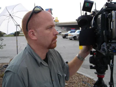 TytusBombaHD - @Ciastek993: Mark LaGanga to zawodowy kamerzysta z CBS a nie "nagrywac...