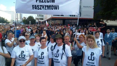 Andreth - Naklejki Polska Walcząca Przeciw Faszyzmowi będą rozdawane w #warszawa 1 si...