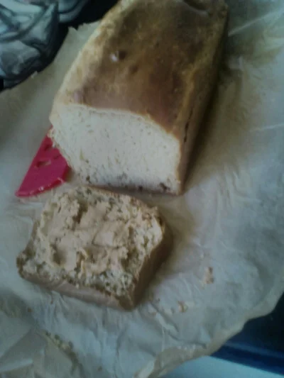 SomeoneFromPoland - Upiekłem coś ala chleb aby #!$%@?ć to z masłem orzechowym
#piekar...