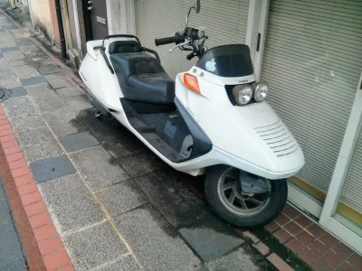 kotbehemoth - @ama-japan większość motocykli co widziałem wyglądała mniej więcej tak ...