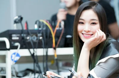 XKHYCCB2dX - #gahyeon #dreamcatcher 
#koreanka