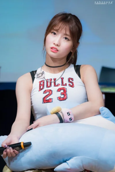 XKHYCCB2dX - #momo #twice 
#koreanka #japonka