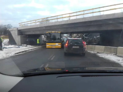 Peterov - Tarnów ( ͡° ͜ʖ ͡°)

Autobus utknął pod wiaduktem przy ul. Gumniskiej 
#t...