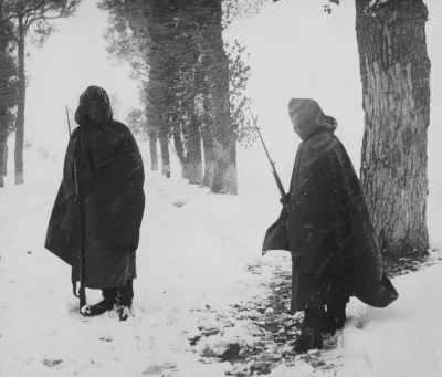 N.....h - Sowieci na granicy pomiędzy ZSRR a Niemcami.
1940 r.
#zdjeciazwojny #foto...