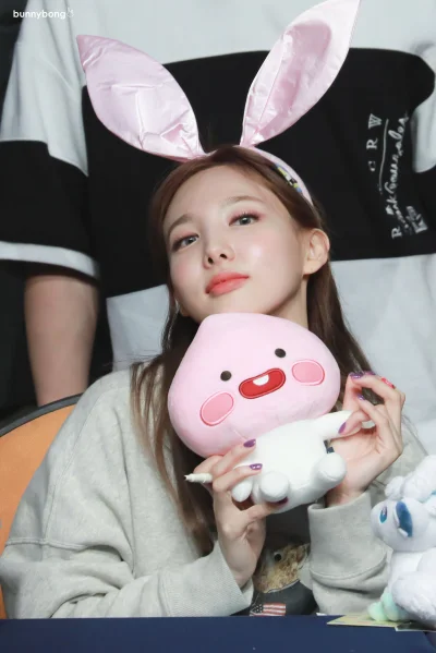m.....8 - #bunny #nayeon #twice
#koreanka