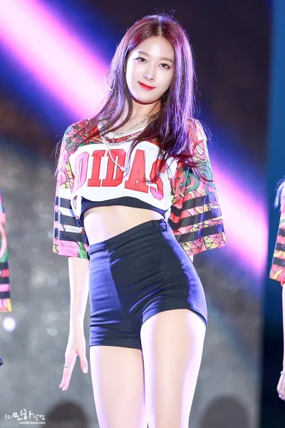 K.....o - #minha #ninemuses 
#koreanka