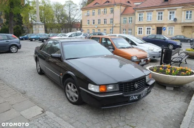 drakerc - Wersja europejska Cadillaca Seville z 1998 roku na czarnych blachach na spr...