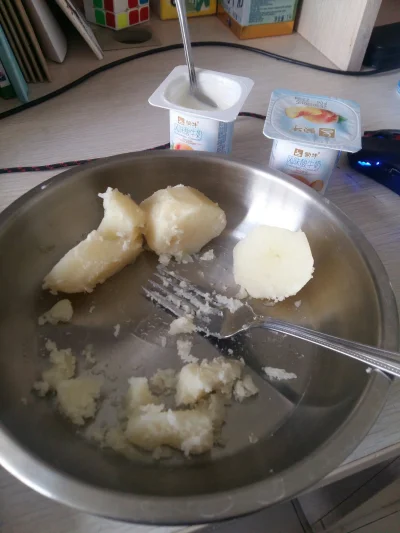 fan_comy - Haha Mirony, polecam ziemniaki z jogurtem brzoskwiniowym, zajebiste połącz...