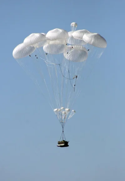 papier96 - Patrz jak leci BMD-4
transporter rosyjski
do spadochronu podczepiony
#p...