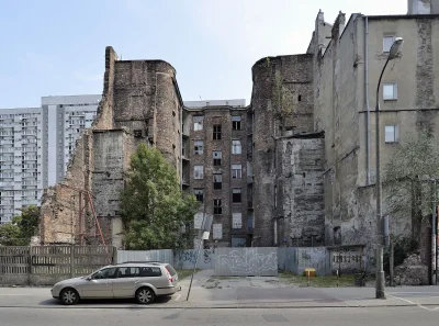 vruuum - Natomiast obskurne rudery w centrum Warszawy (na ul. Waliców), które miały b...