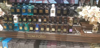 Maniek855 - Lotnisko w Maladze całkiem dobrze zaopatrzone w Toma :) #perfumy