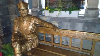 mustafar - Pomnik generała w Edynburgu