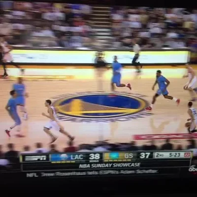 lkg1 - CP3 blokuje rzut Stepha Curry'ego... no przynajmniej miał taki zamiar xD
#nba