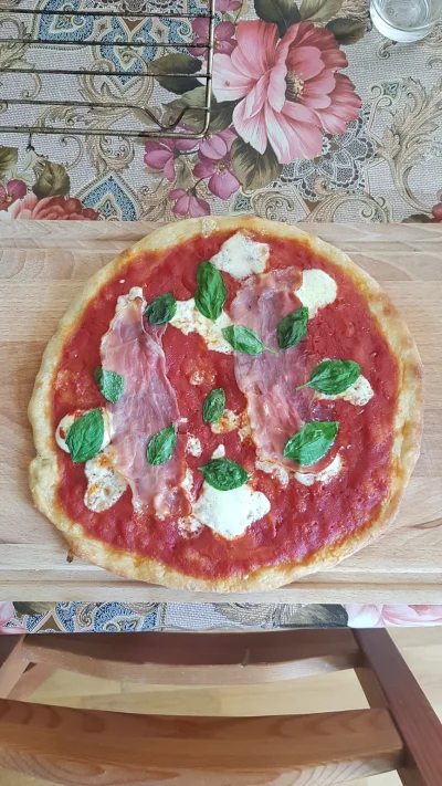 onionhero - Pizza z mascarpone i parmeńską. 
Idealny obiad na niedzielę.

#pizza #got...