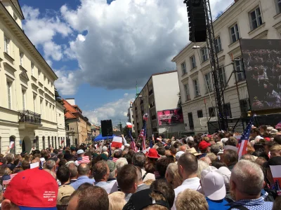 ninetyeight - podsumowując wizytę Trumpa w Warszawie:
kolejki były ogromne, ludzie s...