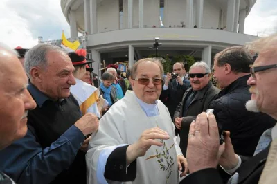 Zdejm_Kapelusz - Fundacja związana z o. Rydzykiem sprzedaje relikwie Jana Pawła II. P...