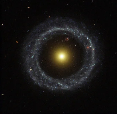e_mati - Obiekt Hoaga, czyli ciekawa galaktyka pierścieniowa 
#kosmos #ciekawostki #...