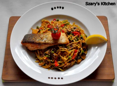 Szarys-Kitchen - Mireczki siemanko dziś Szary's Kitchen proponuje noodle stir fry z w...