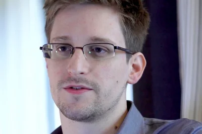 C.....e - Z twarzy taki trochę bardziej zapuszczony Edward Snowden :D