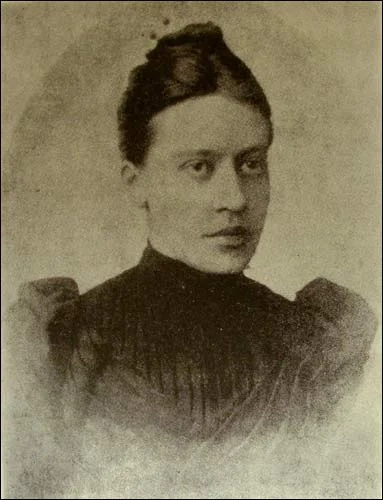 lesio_knz - Warto też wspomnieć chociażby o Marii Wysłouchowej. Choć zmarła w 1905 r....