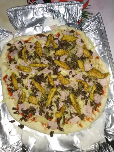 R0el - Na dzień kobiet zrobiłem dla mamy pizzę! Mam nadzieję, że będzie jej smakować ...