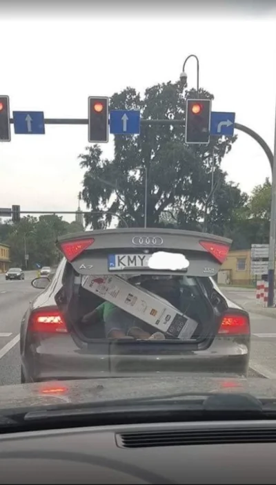 omgoogle - Nowy telewizor jest
Syn też się jakoś zmieścił ... 

SPOILER

#zakopi...