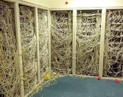nadmuchane_jaja - #informatyka #techsupport #spagetti

"Szymuś, na piętrze nie ma s...