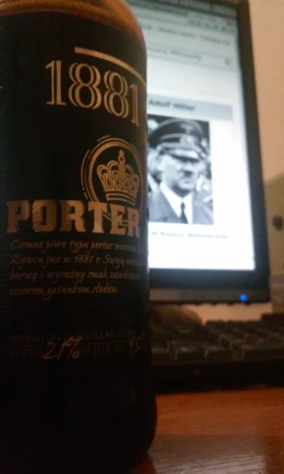 oggy - Piję portera, patrzę na Führera, T-Mobile to kiedyś była Era.

#piwo #hitler...