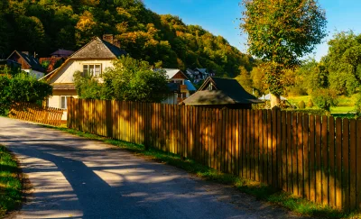 Monochrome_Man - #Ojcow jesienią wygląda jak szwajcarska wioska, ukryta w zapomnianej...